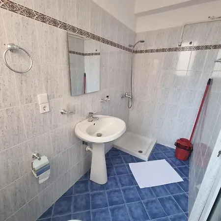 Ideal & Apartment *