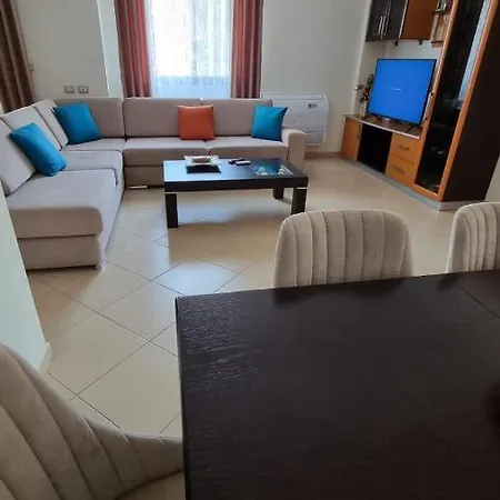 Apartment Ideal & *