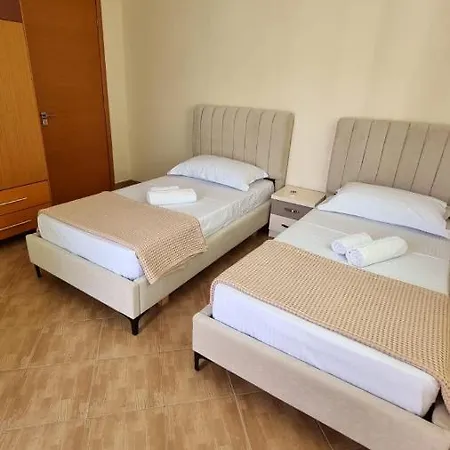 Apartament Ideal & *