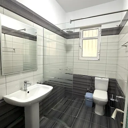 Ideal & Apartment *